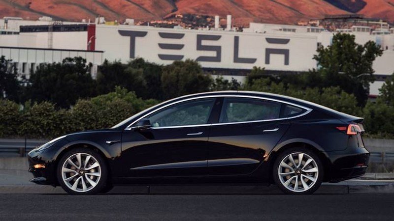 Tesla ukida najjeftiniji Model S, da ne ugrozi stariji model
