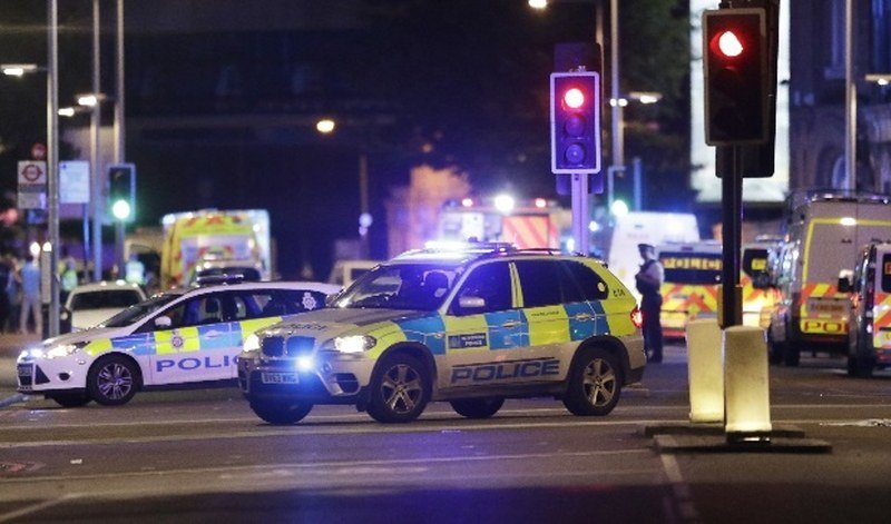 London, četiri mladića izbodena na smrt