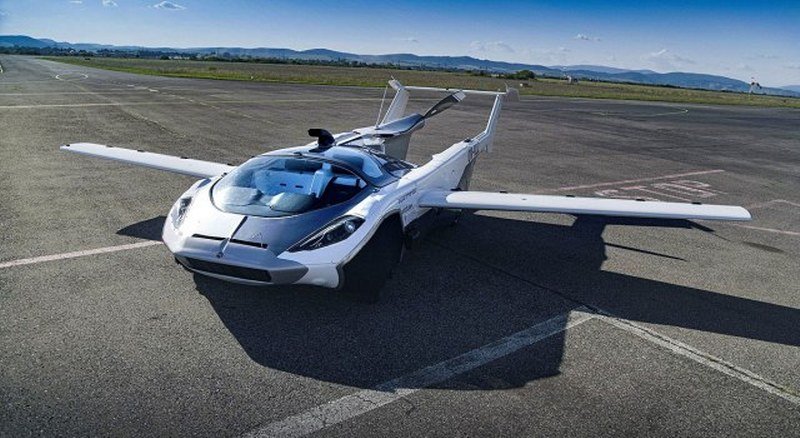 Budućnost je stigla – leteći automobil obavio prvi međugradski let (Foto/Video)