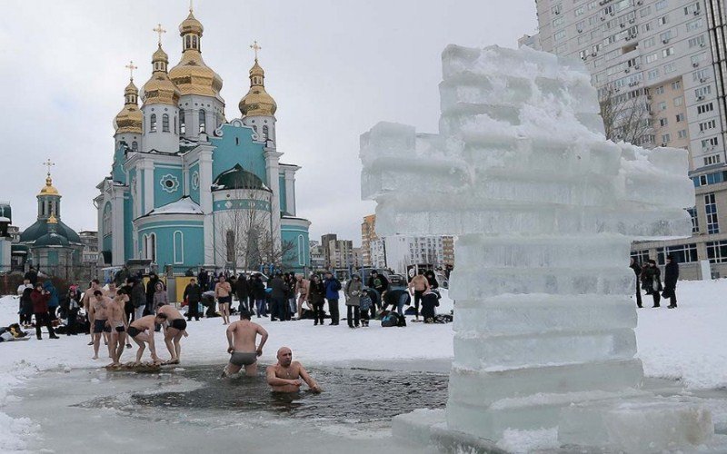 U Rusiji u kupanju na Bogojavljenje učestvovalo preko 1,8 milion ljudi