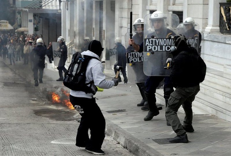 U Atini se sukobili demonstranti i policija