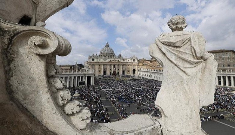 Vatikan: Hiljade vernika, cveće i detektori za metal 