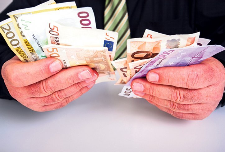 Finci će mjesečno dobijati 560 eura bez ikakvih obaveza