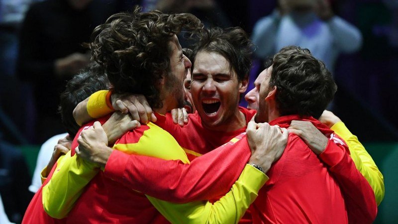 Špancima ostaje -salatara-: Nadal godinu ukrasio i peharom Dejvis kupa