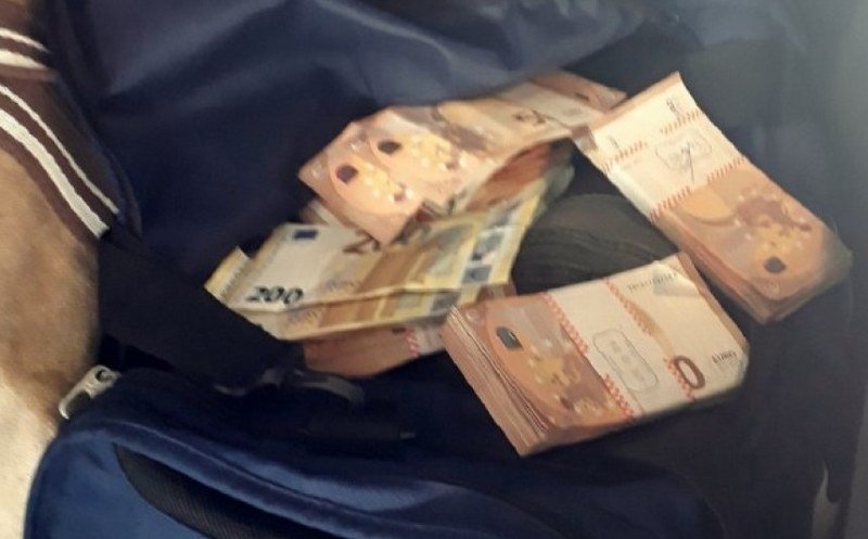 Šok na granici: Novac krili u donjem vešu i čarapama