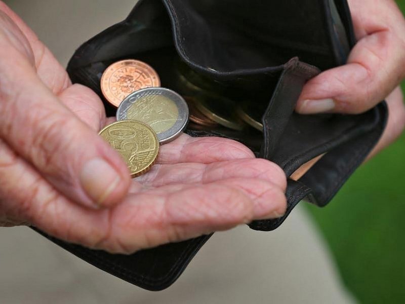 Ko prima najnižu, a ko najveću penziju u Republici Srpskoj (Video)