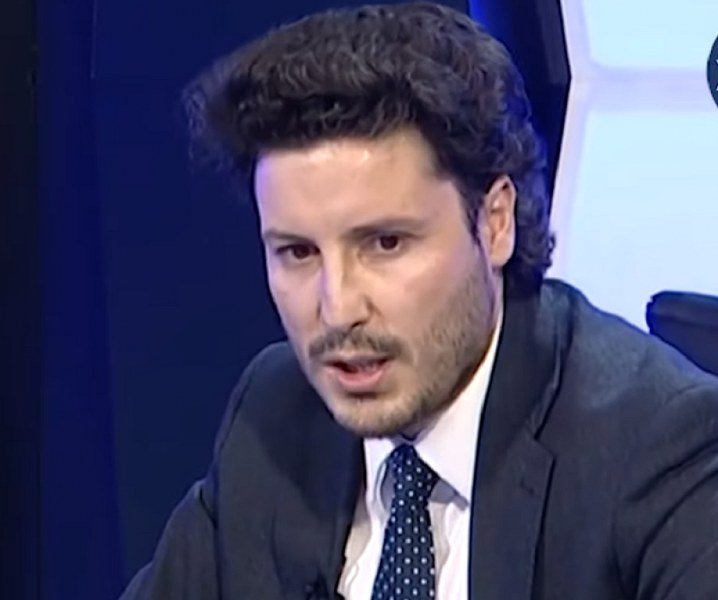 Milo neće predati vlast dobrovoljno, pritisak je na mene