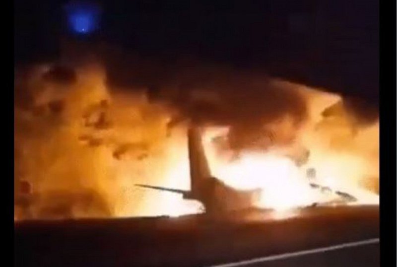 Srušio se vojni avion u Ukrajini, 20 osoba poginulo