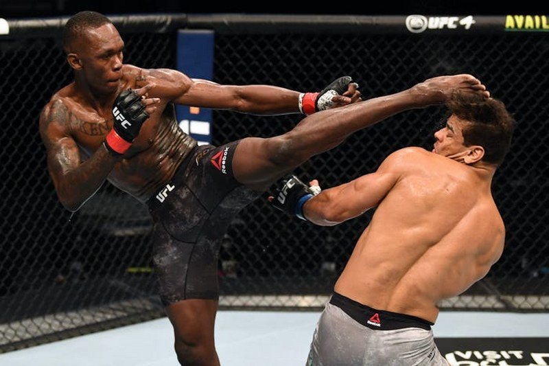 Izrael Adesanja je i dalje nepobjedivi UFC šampion: Odvalio je Koštu od batina! (Video)