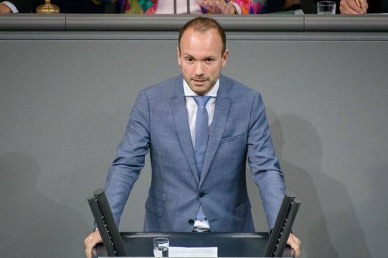 Izvjestilac za CG izbačen iz poslaničkog kluba: Uzeo proviziju za nabavku maski