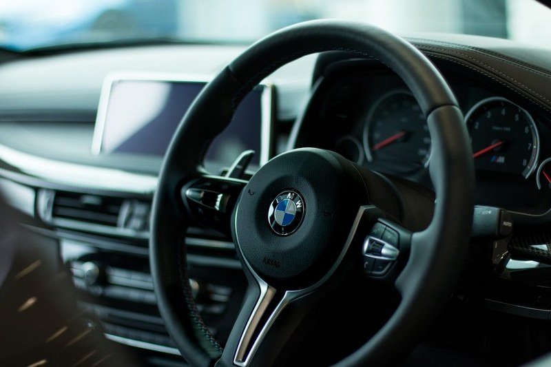 Dobar start BMW-a u 2021, prodaja veća za trećinu