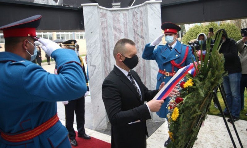 Borislav Radovanović: Ministar Lukač opoganio spomenik poginulim srpskim policajcima!