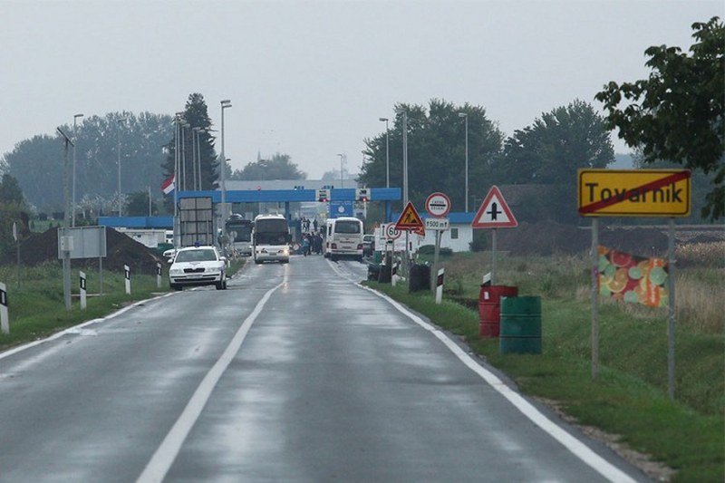 Evropska, birokratska ujdurma - Bugarin danima spava na hrvatskoj granici: Vozio ulje pa dobio kaznu