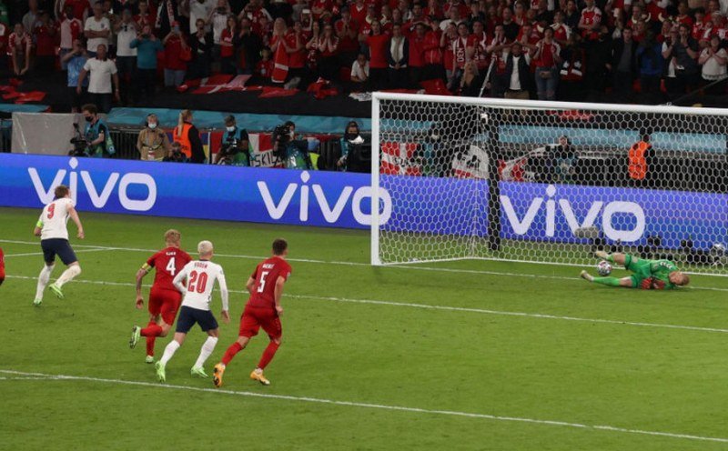 UEFA kažnjava Engleze zbog ekscesa kod nepostojećeg penala