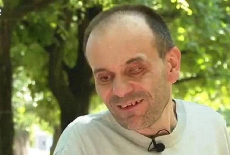 Butalno iživljavanje policije nad slijepim čovjekom: Slomili mu nogu, iščašili ruku i shvatili da -imaju- pogrešnu osobu (Video)