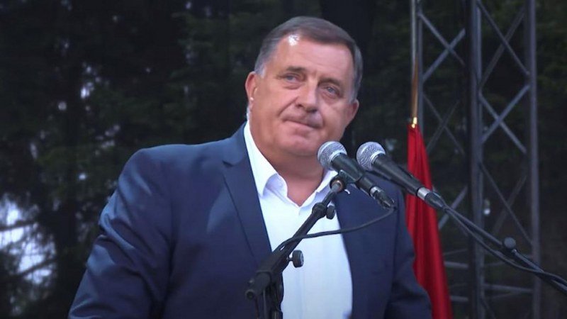 Prvo protjerao ljude a onda ih vrijeđa: Dođu ovdje, spucaju plate da bi se pokazali, pa idu da rade teške poslove (Video)