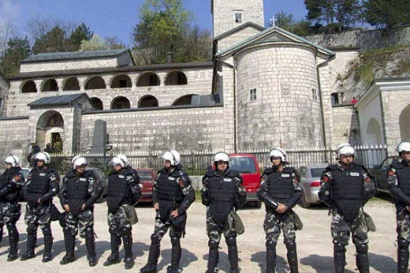 Na Cetinju namjanje 1.800 policajaca čuva mir: Policijski službenici se snimaju uređajima za audio-vizuelno praćenje