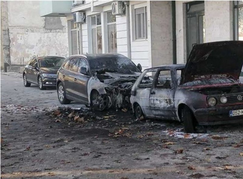 Zapaljeno vozilo sinu Radovana Vukovića, dugogodišnjeg poslanika Dodikovog SNSD-a u NS RS iz Trebinja (Foto)