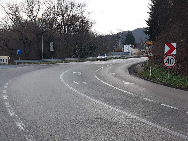 Kriminal pogrešno postavljenih saobraćajnih znakova na putevima u Srpskoj i dalje traje a predstavlja opasnost