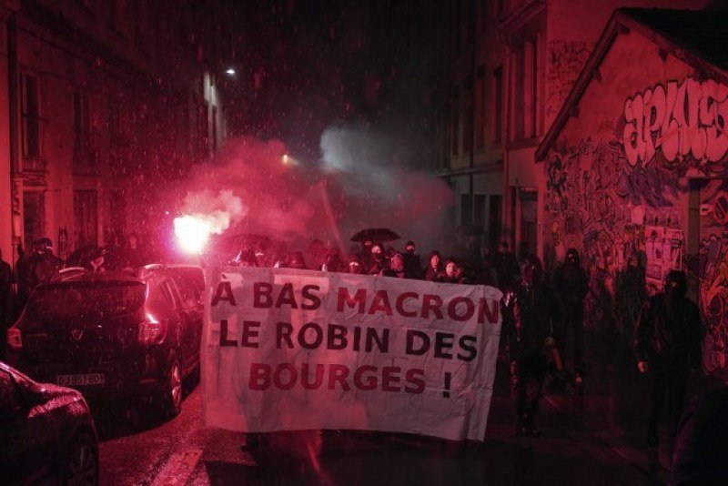 Bolje upućeni u francuske prilike su ovo najavljivali: Nemiri na ulicama Pariza, policija bacila suzavac (Foto)