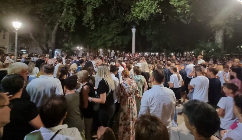 Skandali na slavi grada Trebinja: Dodikov napad na Vladiku; najavljeni Nole nije došao; VIP i ostali gosti (Video)