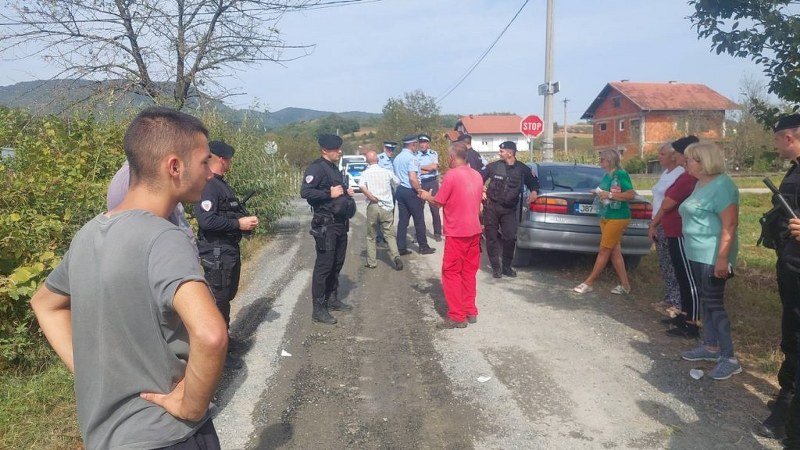 Kada -Vođini- tajkuni -raseljavaju- sve ide expres: Rufijevi kamioni uz pomoć policije voze ugalj iz Bistrice