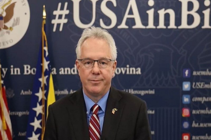 Skrivene igre iza kulisa – Vlada Srpske finansira medije koji promovišu američkog ambasadora i politiku?
