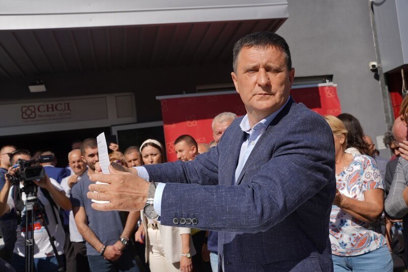 Ignoriše Dodikov stav: Đajić poziva -drage Banjalučane- da se prijave za peticiju o opozivu Stanivukovića (Foto)