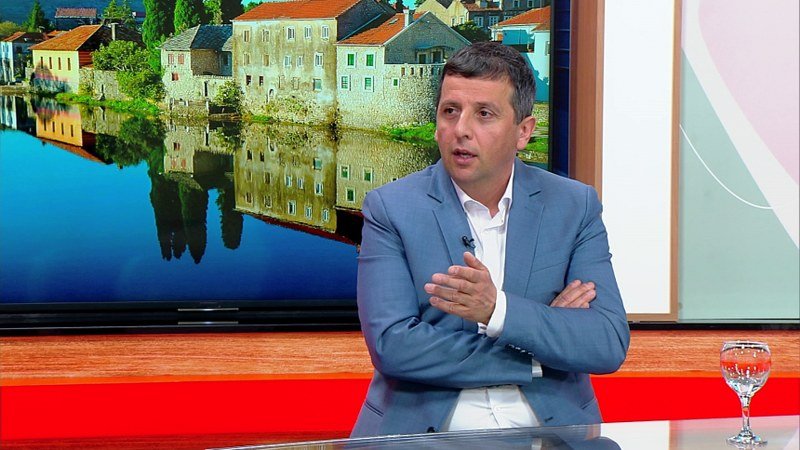 Nebojša Vukanović gost -Bez uvijanja- Vlast ogrezla u kriminalu uskoro će položiti račune (Foto/Video)