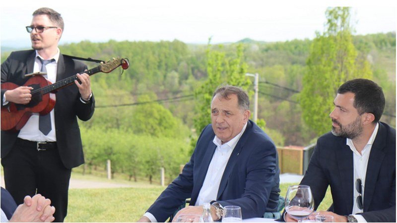 Igor Dodik reagovao na navode da ima hrvatski pasoš i negirao ih. Oglasio se i MUP Hrvatske (Foto)