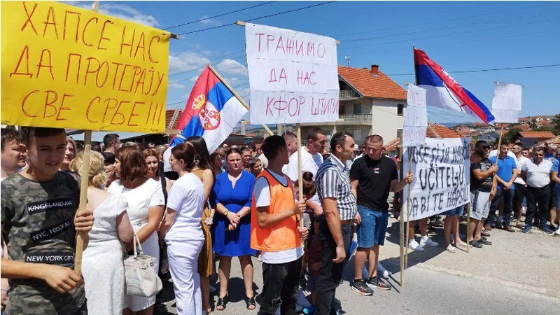 Kosovo i Metohija - Protest Srba u Pasjanu -Hapse nas da proteraju sve Srbe- (Foto/Video)