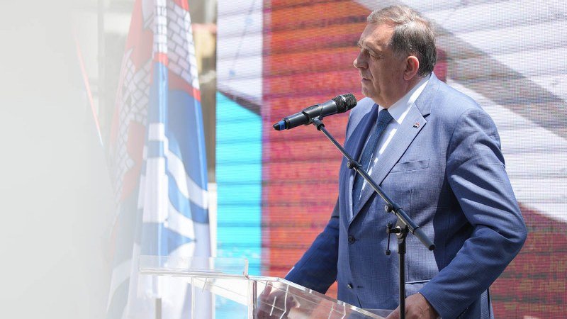 Pekar, lekar, apotekar: Dodik preuzeo poslove i Fonda PIO i Vlade RS (Foto)