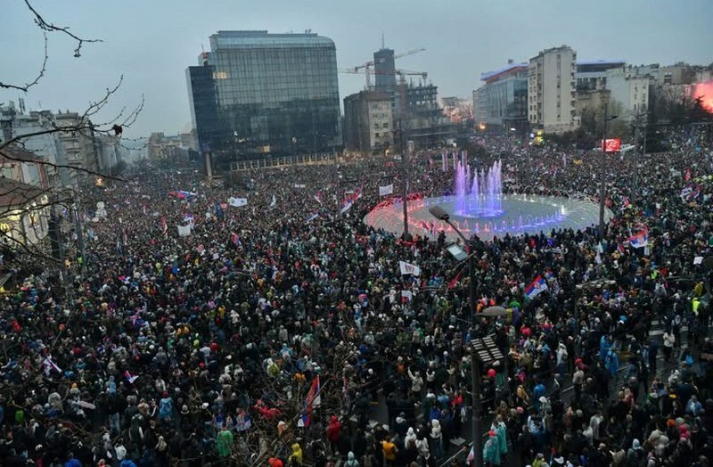 Beogradski univerzitet traži hitnu istragu povodom korišćenja zvučnog topa (Foto)