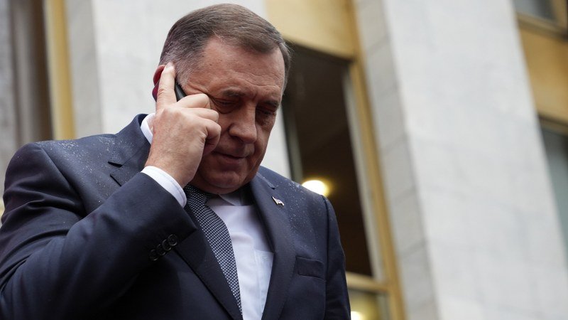 Kako je Dodik iskoristio buku da bez otpora usvoji zakon o većoj kontroli nevladinih organizacija