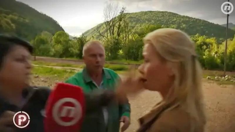 Agresivna službenica BiH: Novinarku Danku Derifaj ošamarila Nihada Hodžić - Matešić!