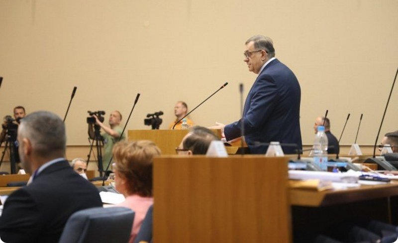 Sve dajem, samo me ostavite na vlasti – Tanak aplauz nakon Kimovog obraćanja Politbirou CK (Video)