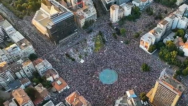 Vidovdan: Nakon 8 mjeseci protesta Vučićeva vlast koju zbog litijuma podržava EU je generator sukoba u Srbiji