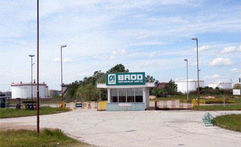 U cijelom svijetu su profitabilne, jedino Rafinerija Brod tone ka milijardi KM gubitka