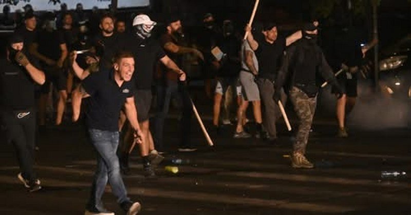 Njemački mediji pisali o kriminalcima koje je Vučić pustio na građane - Mentori ne traže od njega izbore (Video)