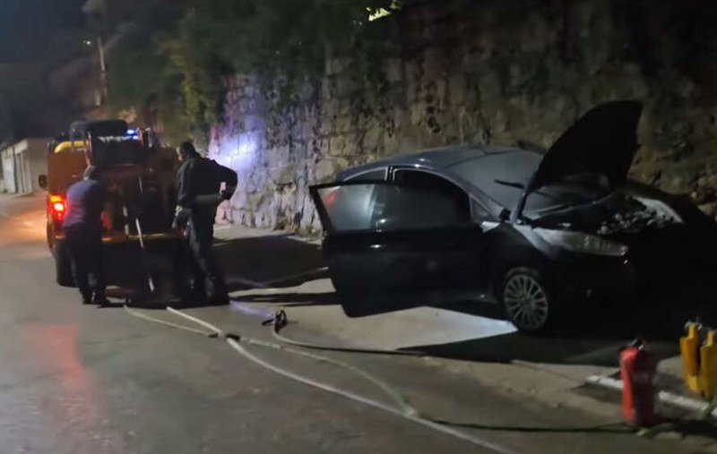 Novi napad na opozicione čelnike u Srpskoj: Nebojši Vukanoviću zapaljen još jedan automobil (Video)
