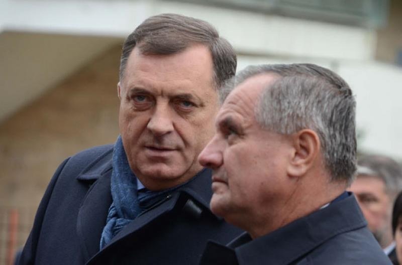 Godina prođe, Viškovićev dan nikad: Bivši premijer RS i dalje čeka ispunjenje Dodikovog obećanja