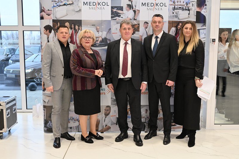 Dok UKC Tuzla tone, vlast podržava privatnu kliniku kontroverznog hrvatskog biznismena