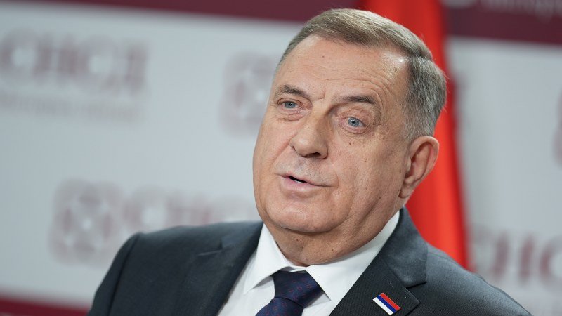 MUP Republike Srpske i dalje obezbjeđuje bivšeg predsjednika Milorada Dodika (Dok.)