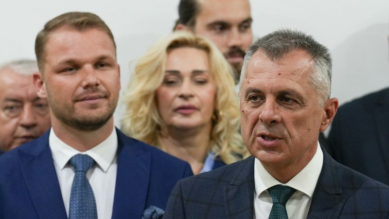 Mali crv Radojičićeve sumnje u Stanivukovićevoj jabuci razdora