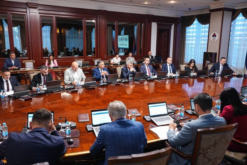 SNSD okom Vlada skokom! Kada država nema institucije, odnosno kada su one -zarobljene-